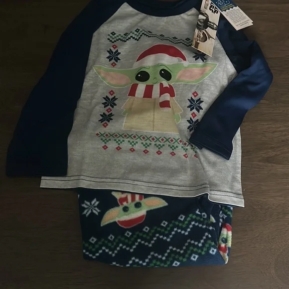 Jammies For Your Families® Star Wars The Mandalorian Grogu Aka Yoda Pajama Set - Picture 3 of 9